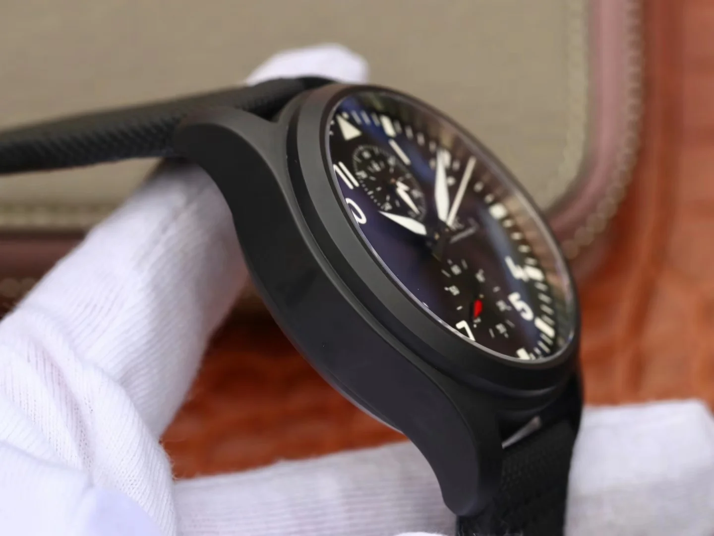 Watch gallery thumbnail 4