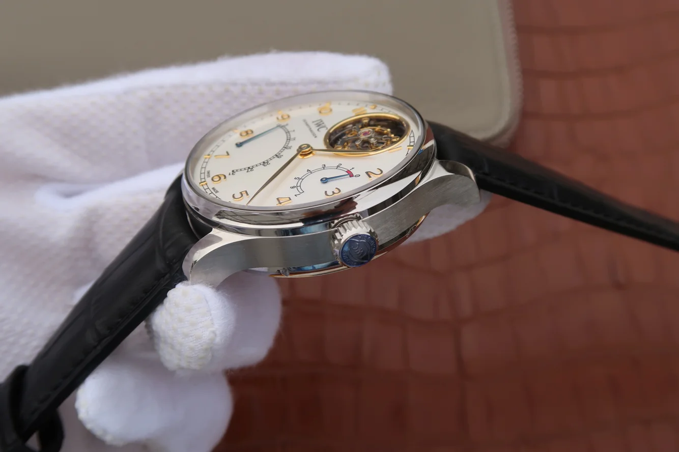 Watch gallery thumbnail 3