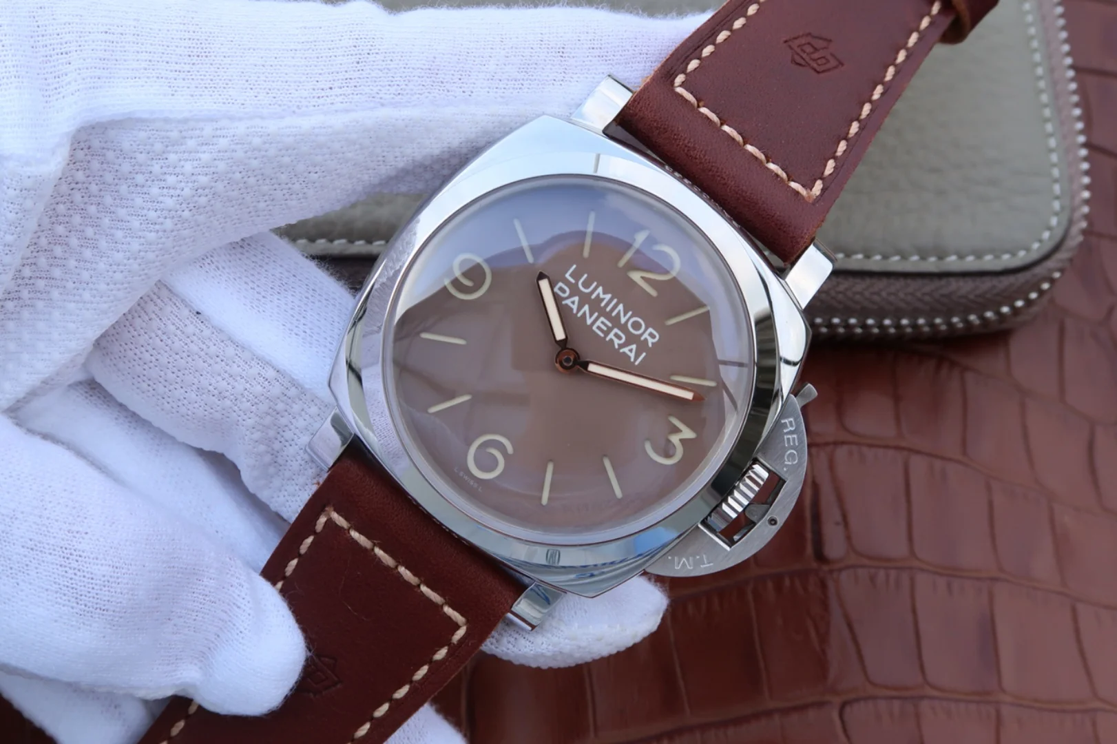 Watch gallery thumbnail 2