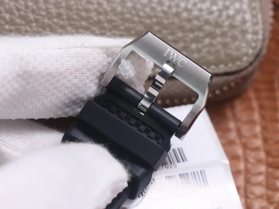 Watch gallery thumbnail 11
