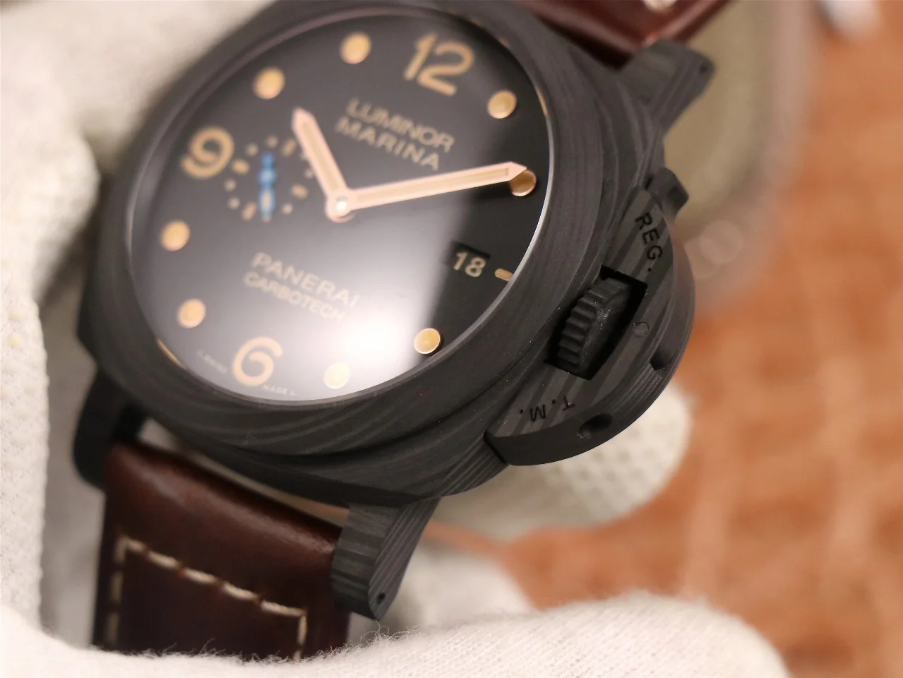 Watch gallery thumbnail 4