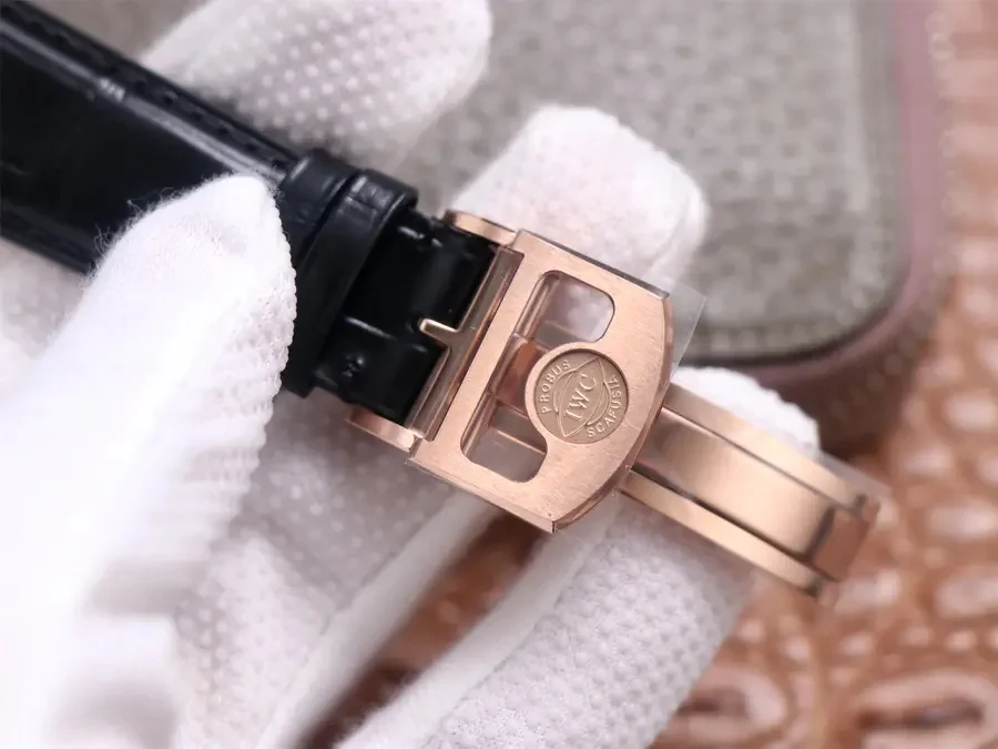 Watch gallery thumbnail 5