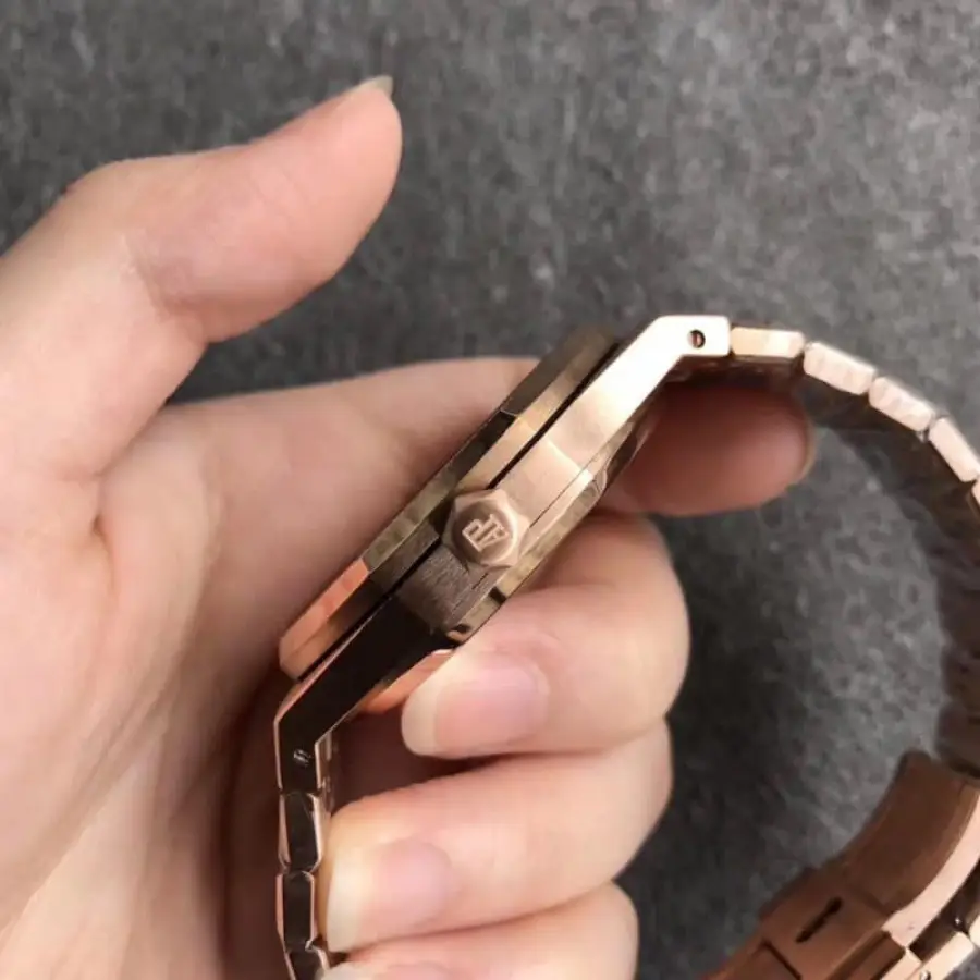 Watch gallery thumbnail 2
