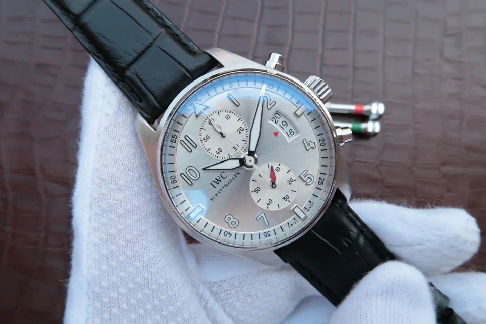 Watch gallery thumbnail 3