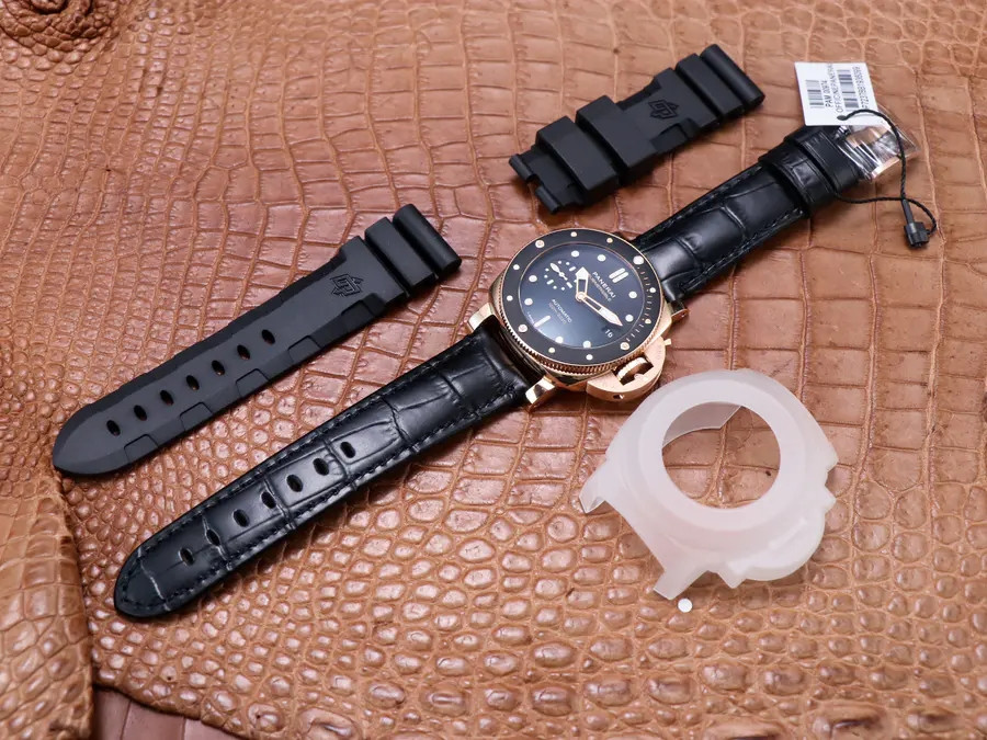 Watch gallery thumbnail 11
