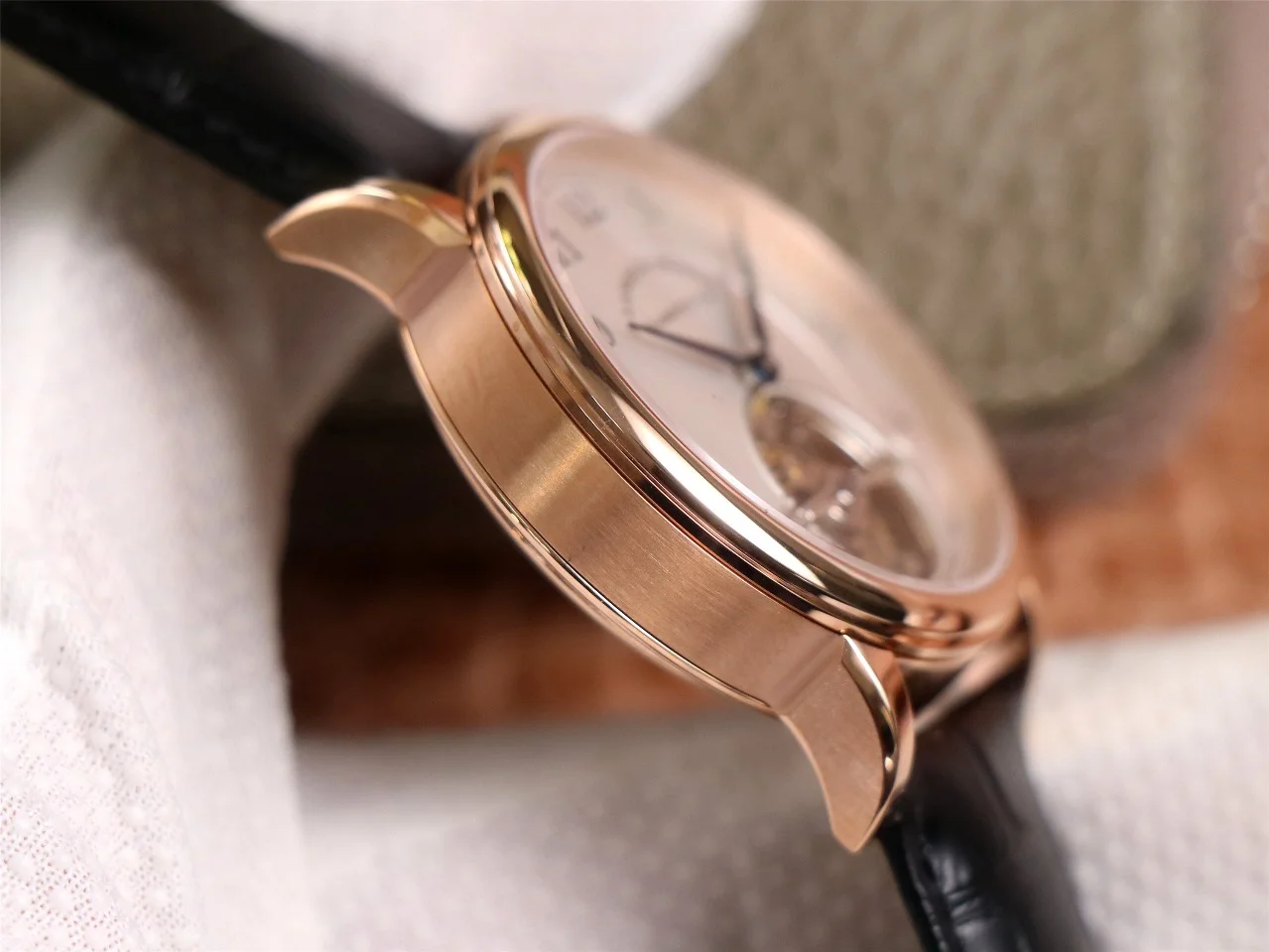 Watch gallery thumbnail 5