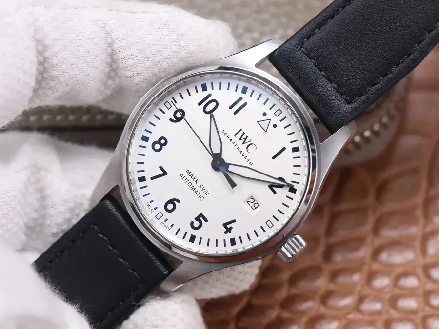 Watch gallery thumbnail 2