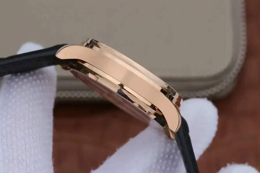 Watch gallery thumbnail 4