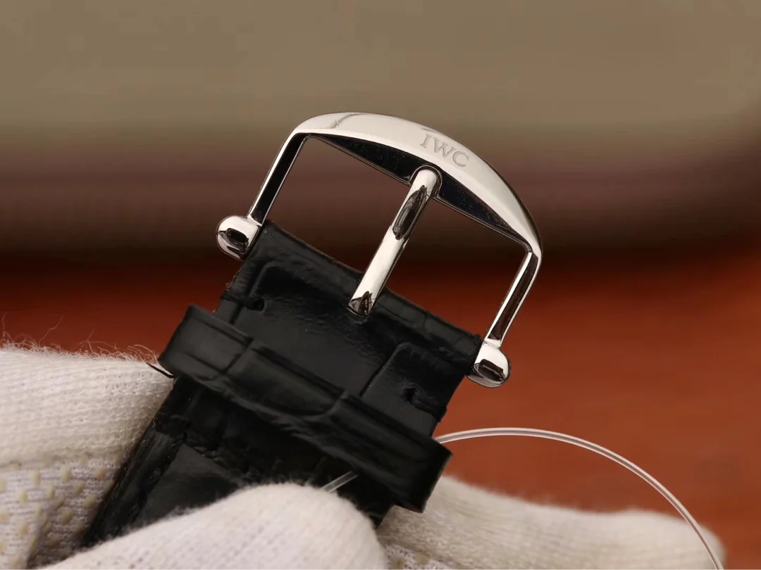 Watch gallery thumbnail 5