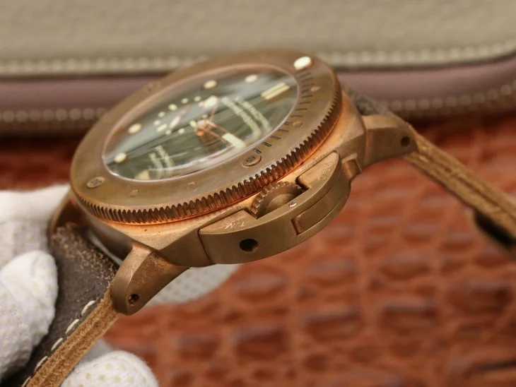 Watch gallery thumbnail 4