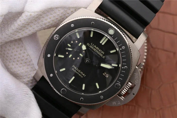 Watch gallery thumbnail 2
