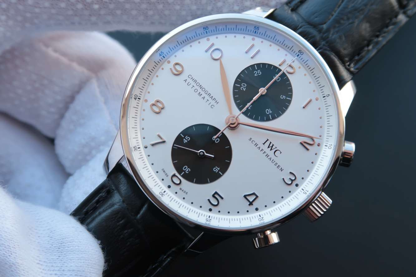 Watch gallery thumbnail 2