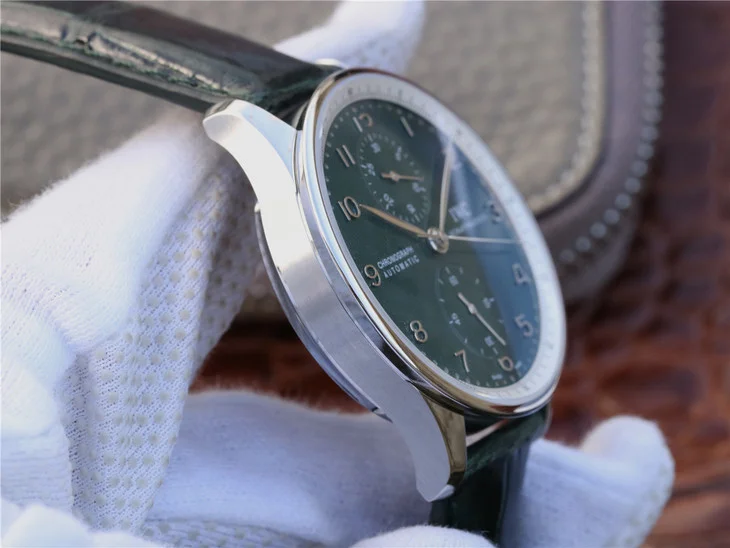 Watch gallery thumbnail 2