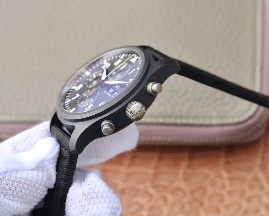 Watch gallery thumbnail 2