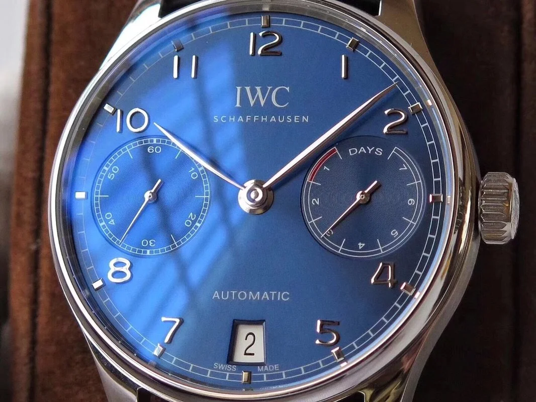 Watch gallery thumbnail 3