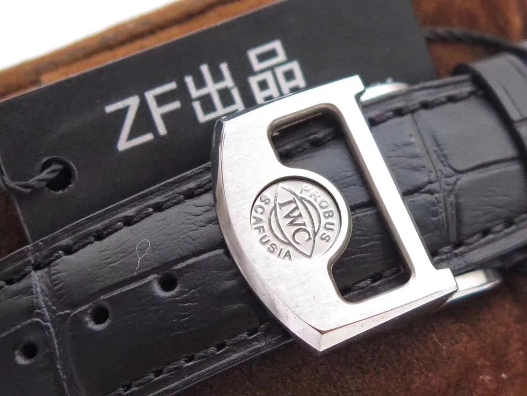 Watch gallery thumbnail 8