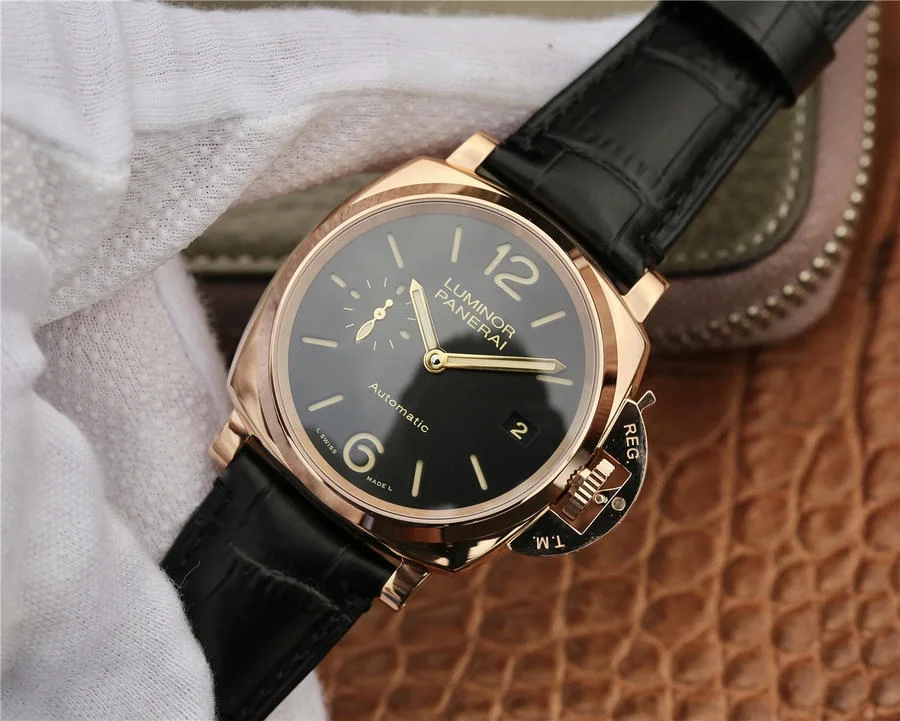 Watch gallery thumbnail 3