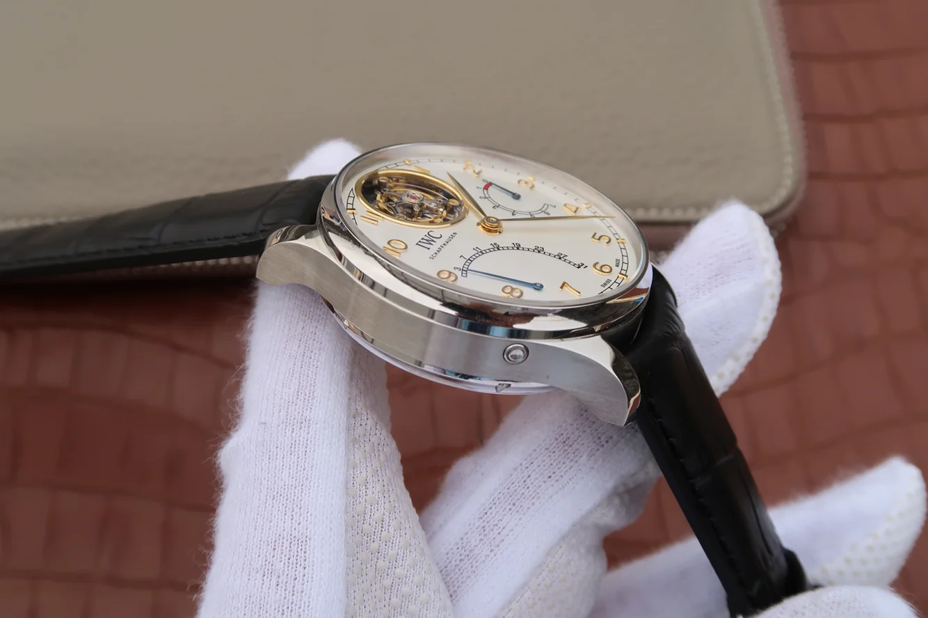 Watch gallery thumbnail 4