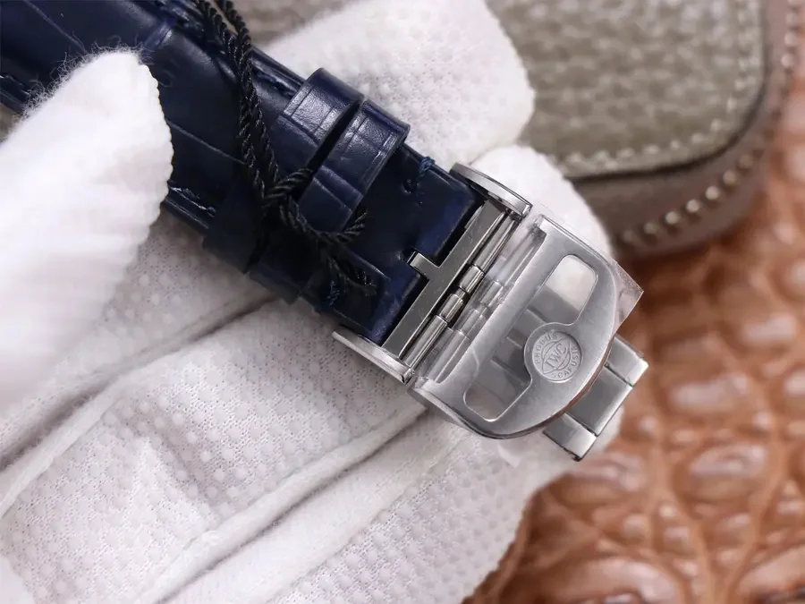 Watch gallery thumbnail 7