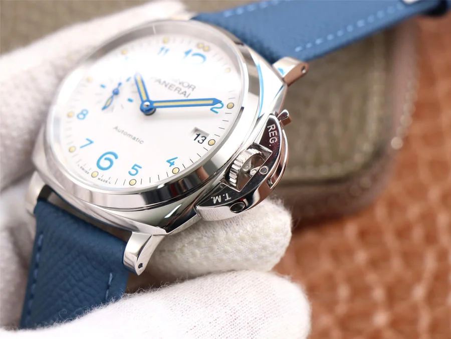 Watch gallery thumbnail 4