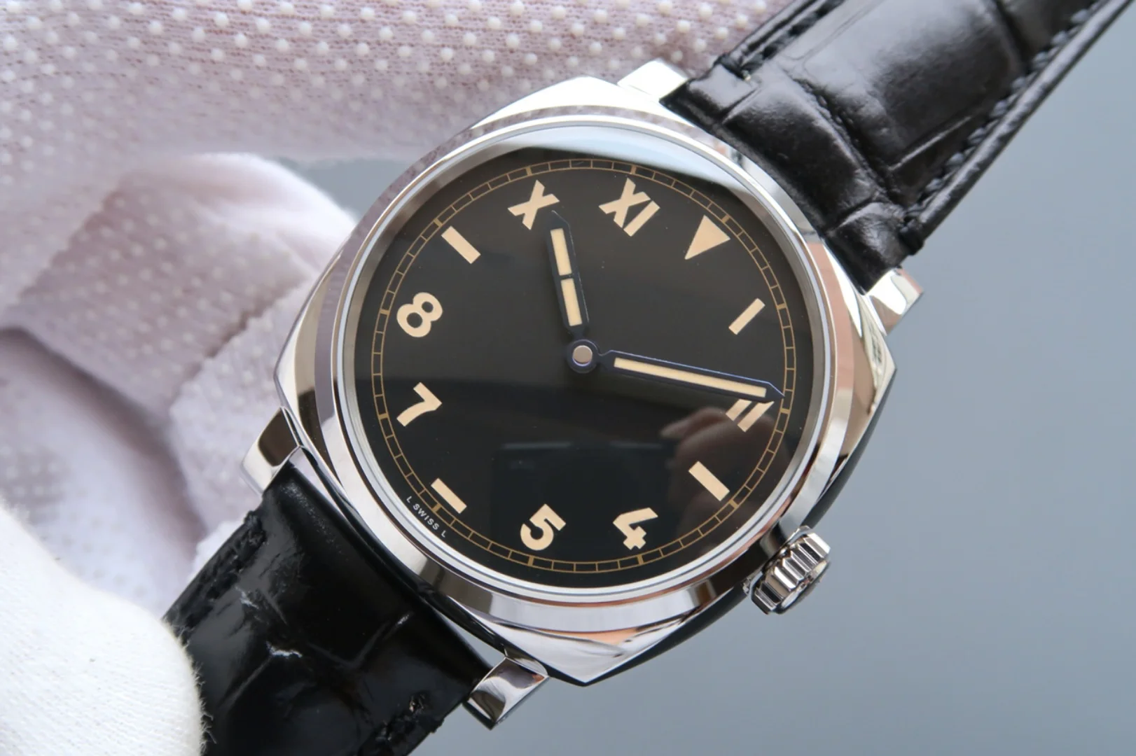 Watch gallery thumbnail 2