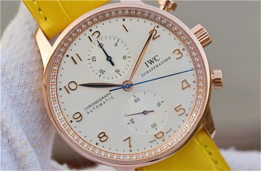 Watch gallery thumbnail 2