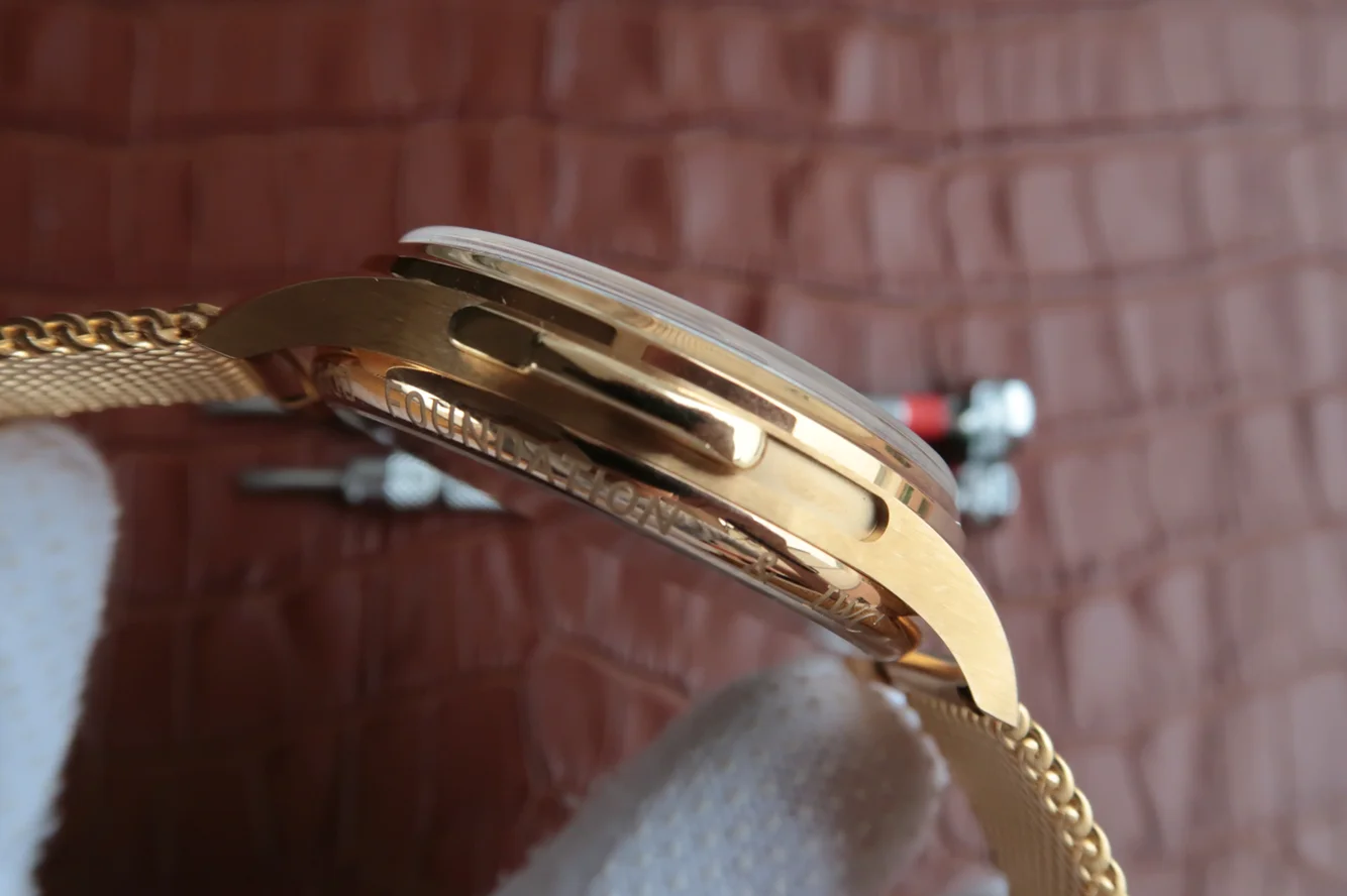 Watch gallery thumbnail 5
