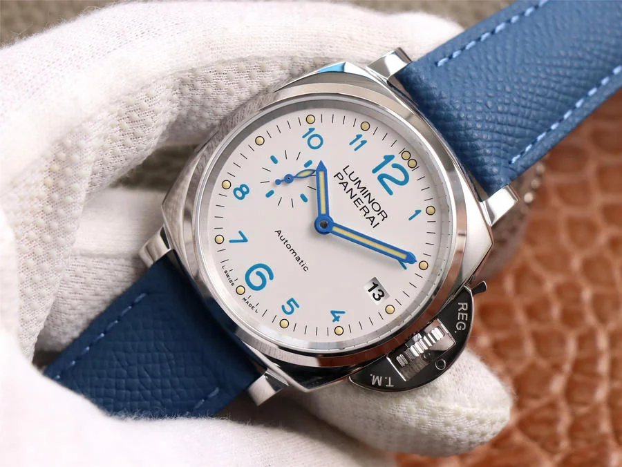 Watch gallery thumbnail 2