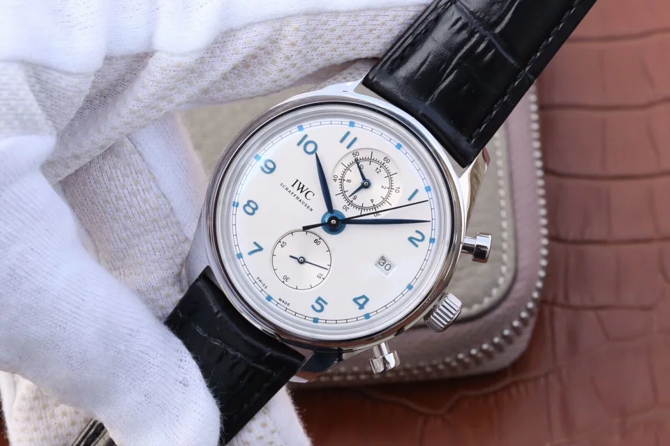 Watch gallery thumbnail 2