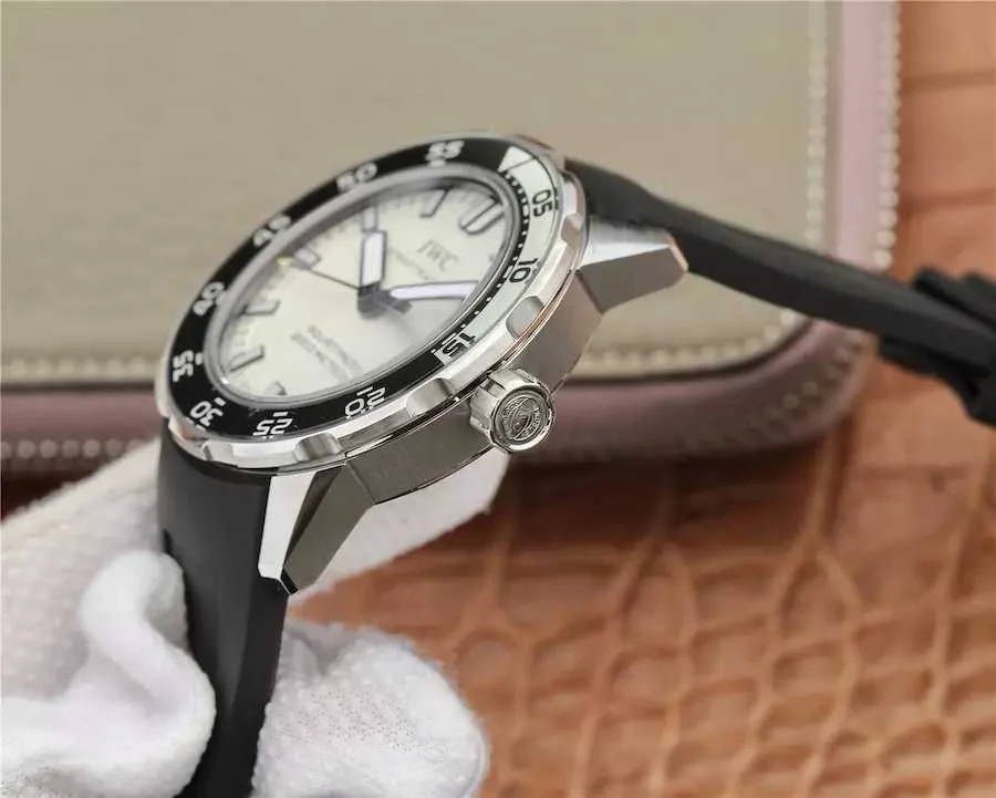 Watch gallery thumbnail 2
