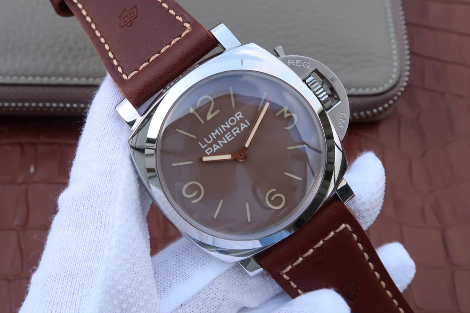 Watch gallery thumbnail 3