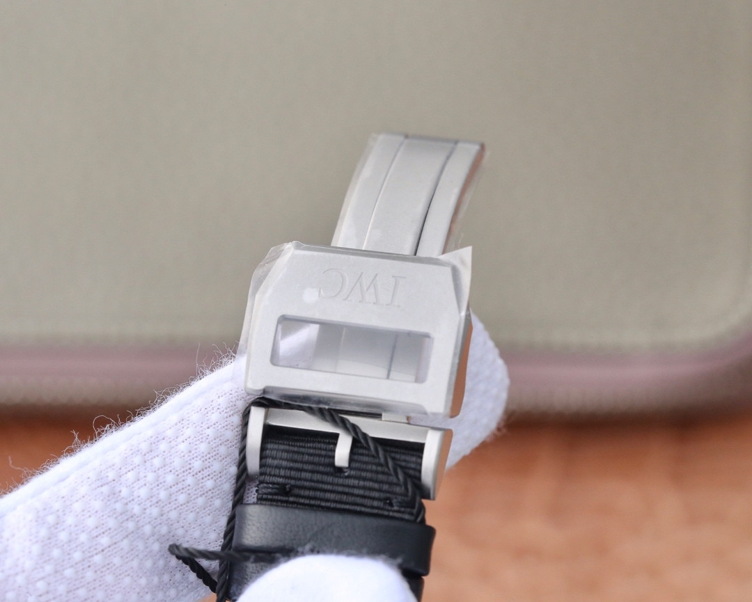 Watch gallery thumbnail 7