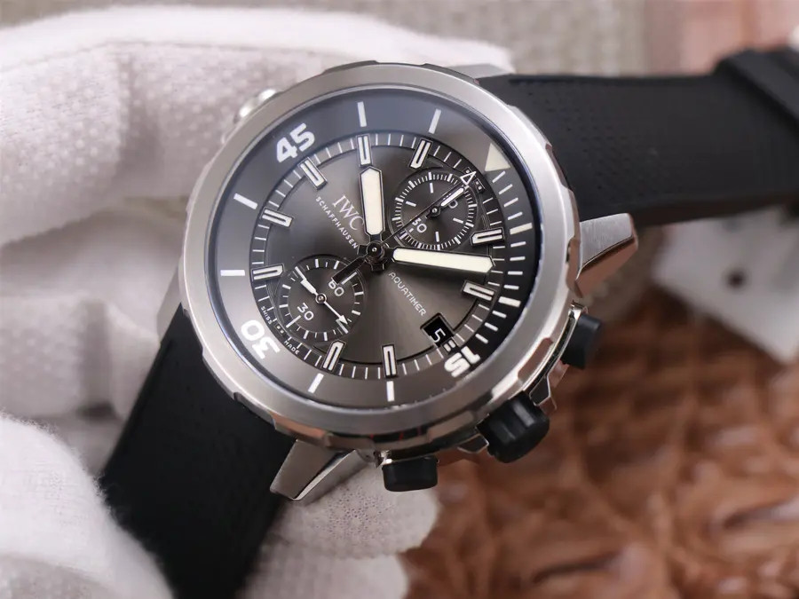 Watch gallery thumbnail 2