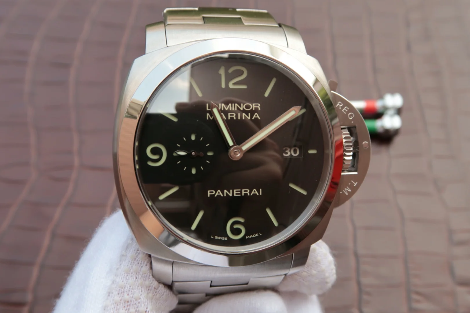 Watch gallery thumbnail 2
