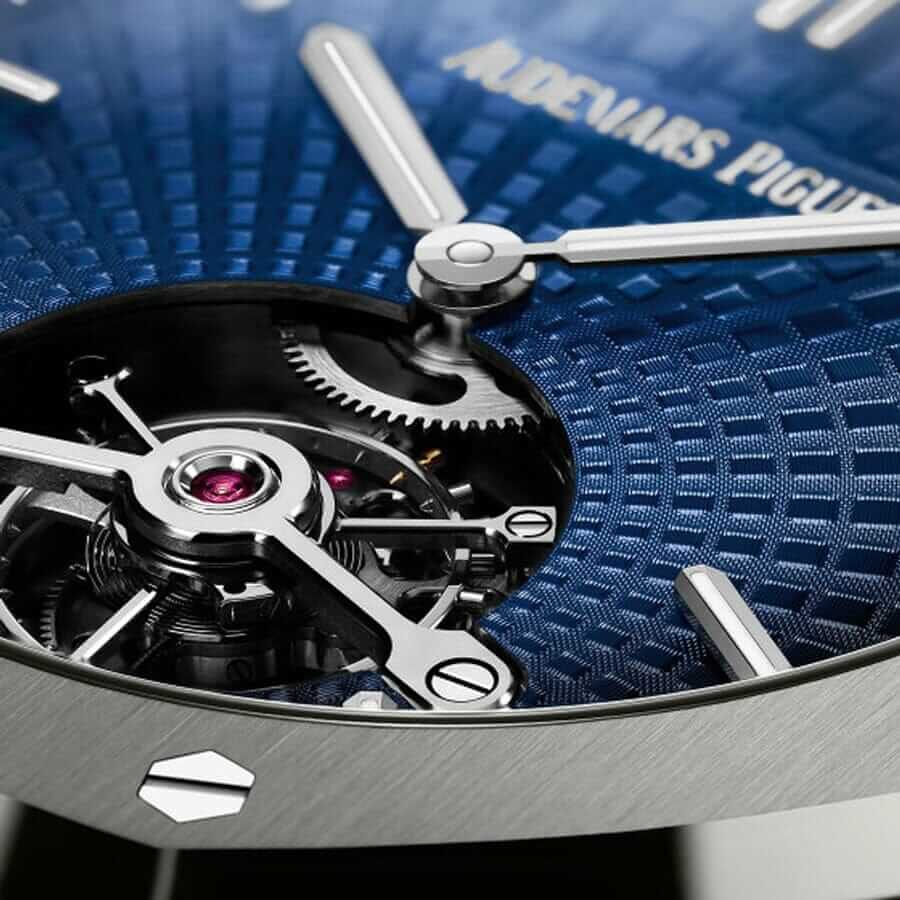 Watch gallery thumbnail 2