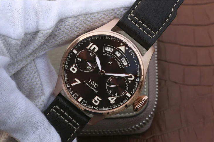 Watch gallery thumbnail 2