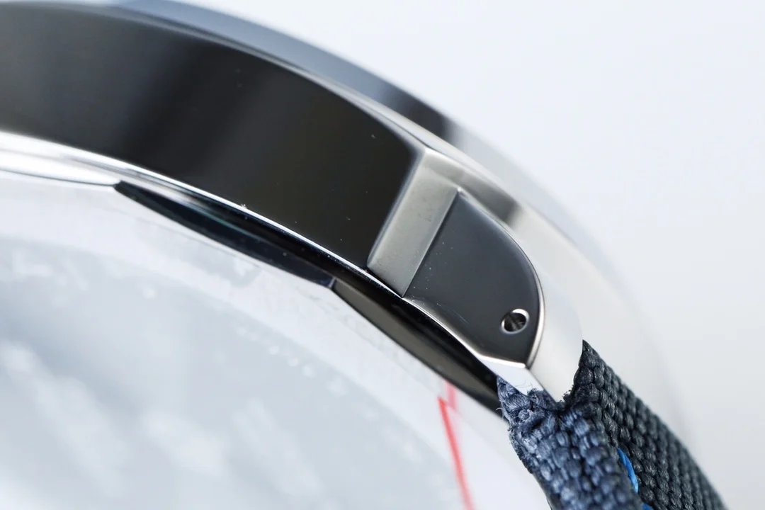 Watch gallery thumbnail 4