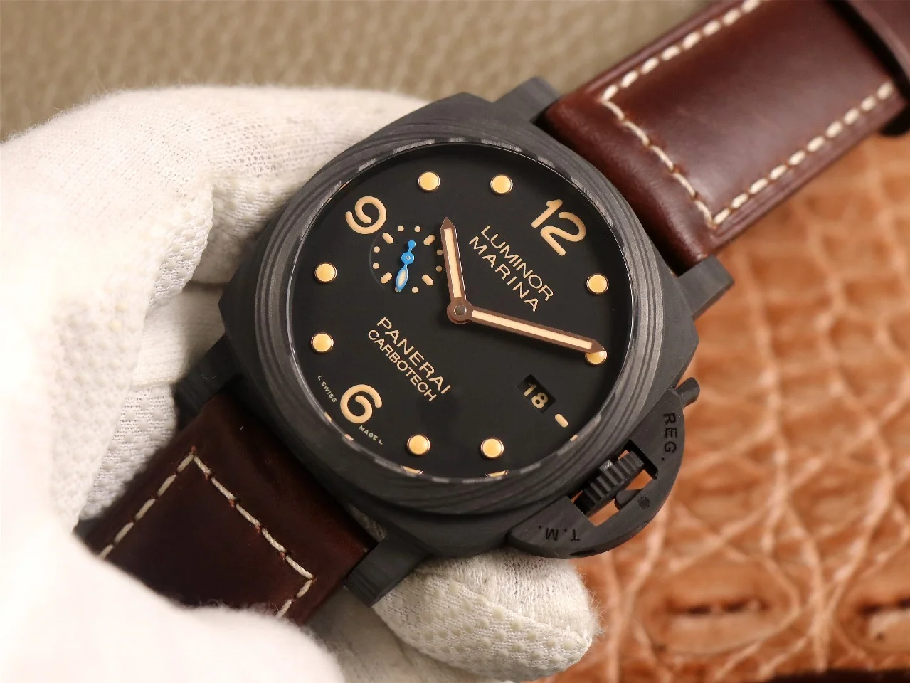 Watch gallery thumbnail 2