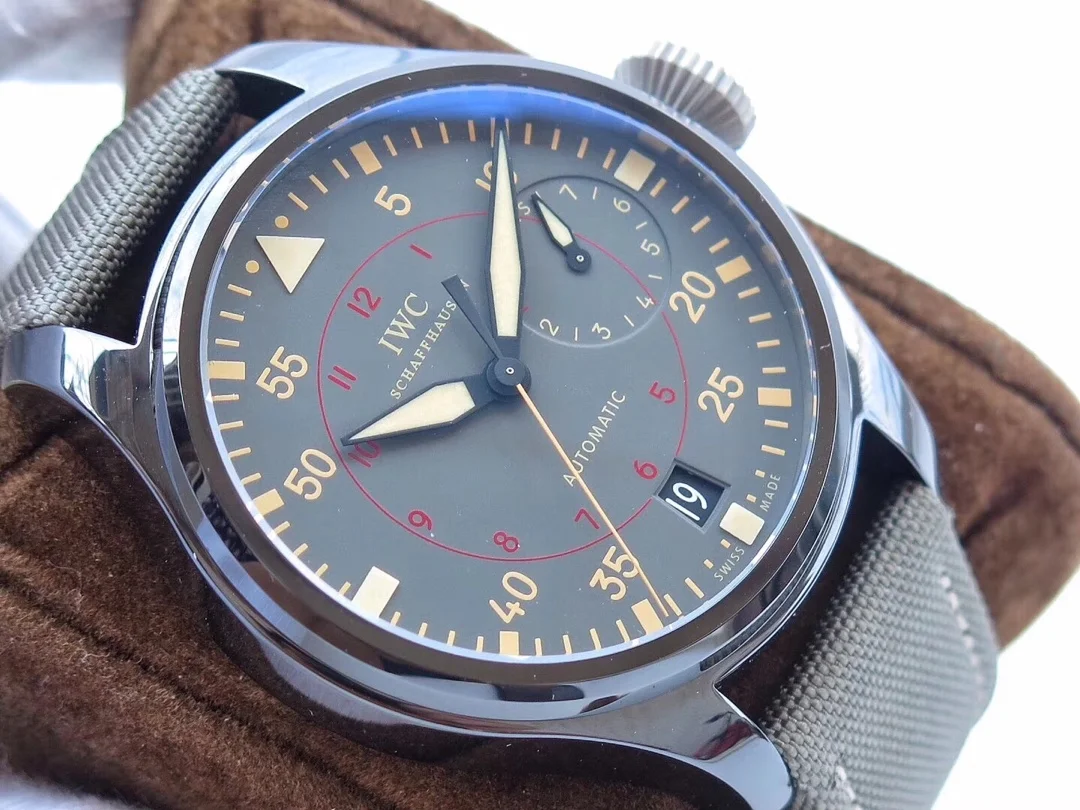 Watch gallery thumbnail 3