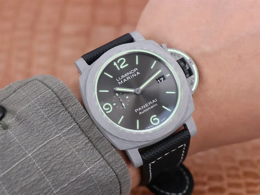 Watch gallery thumbnail 2