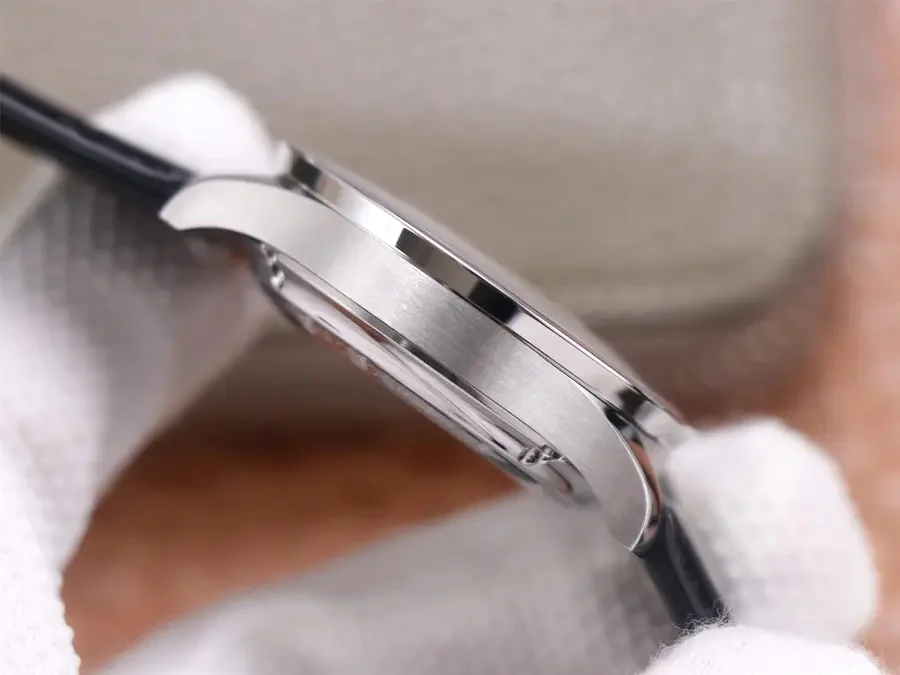 Watch gallery thumbnail 4