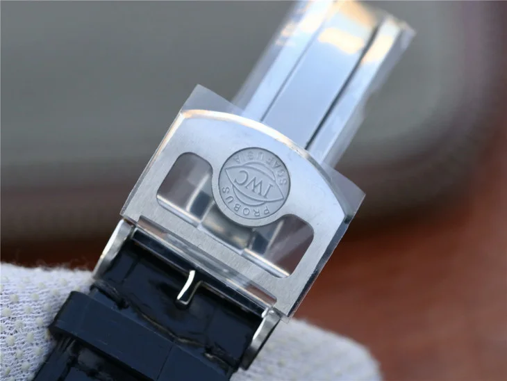 Watch gallery thumbnail 3