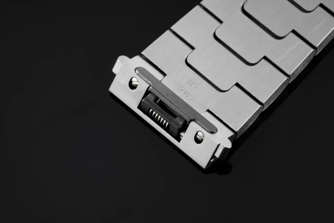 Watch gallery thumbnail 7