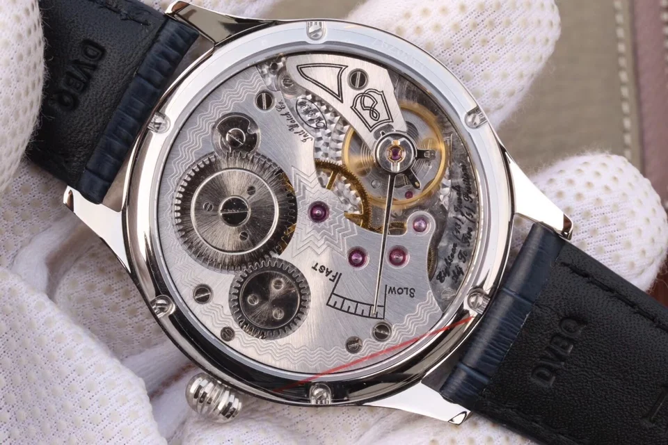 Watch gallery thumbnail 4