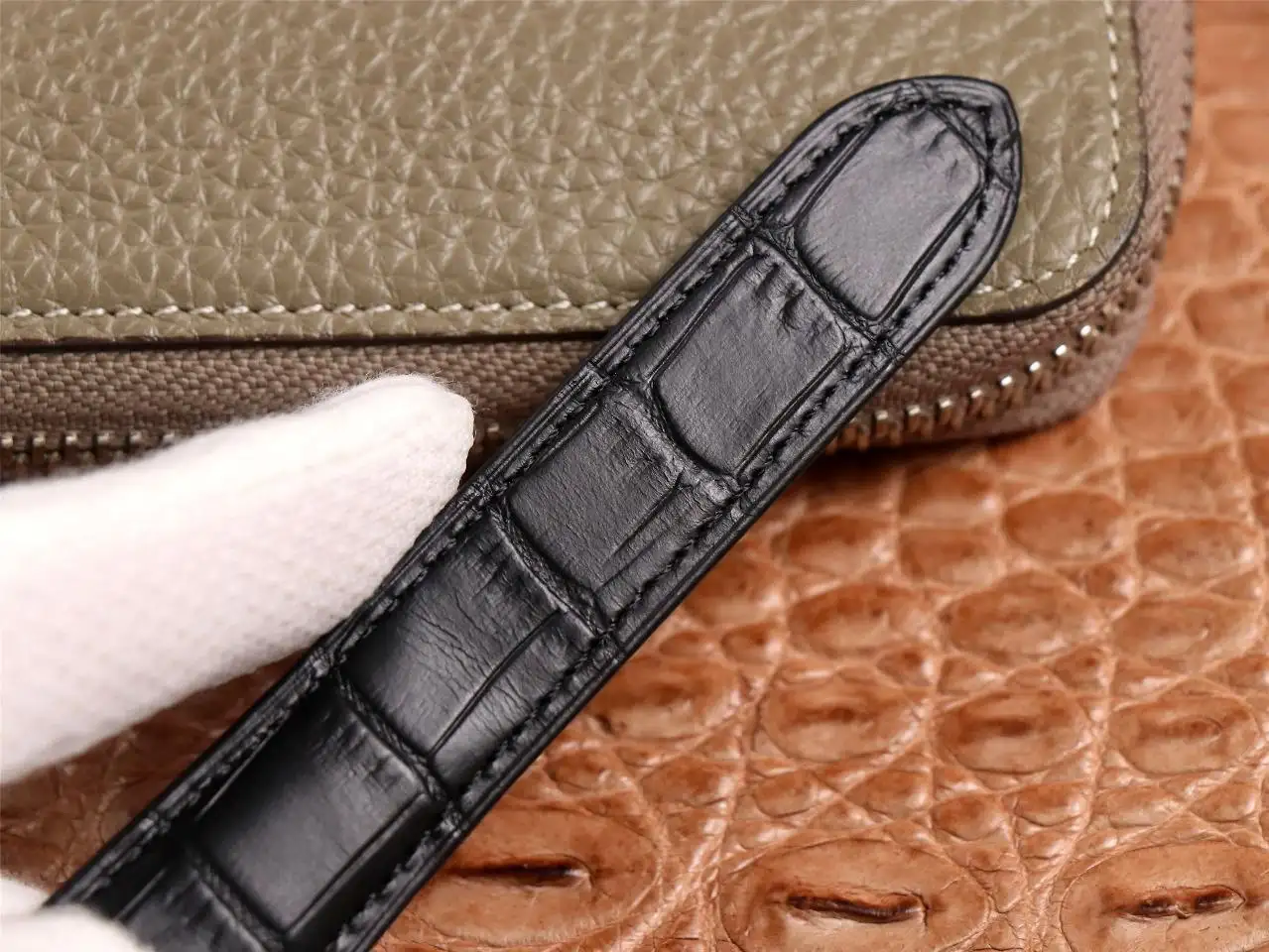 Watch gallery thumbnail 7