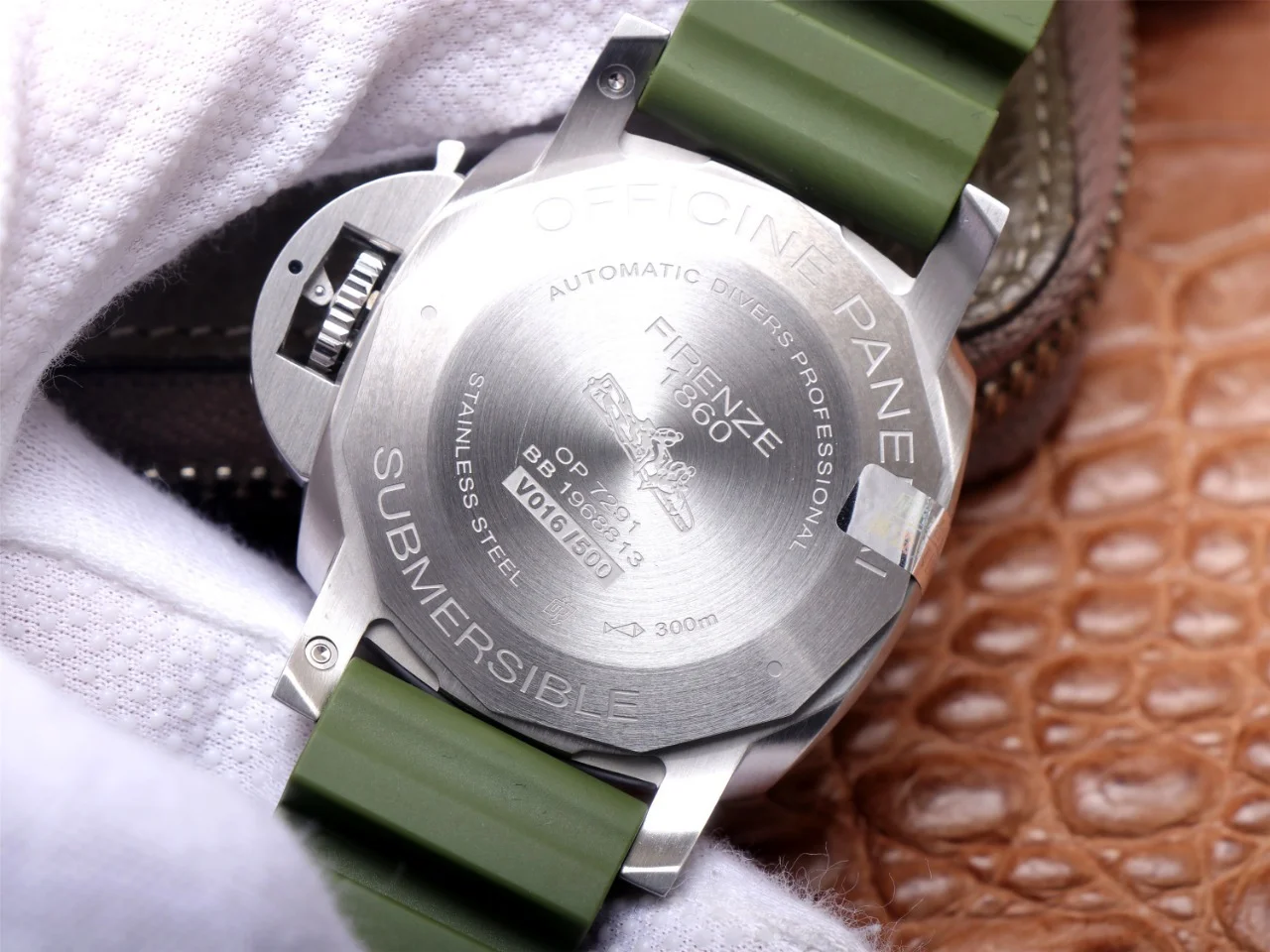 Watch gallery thumbnail 8