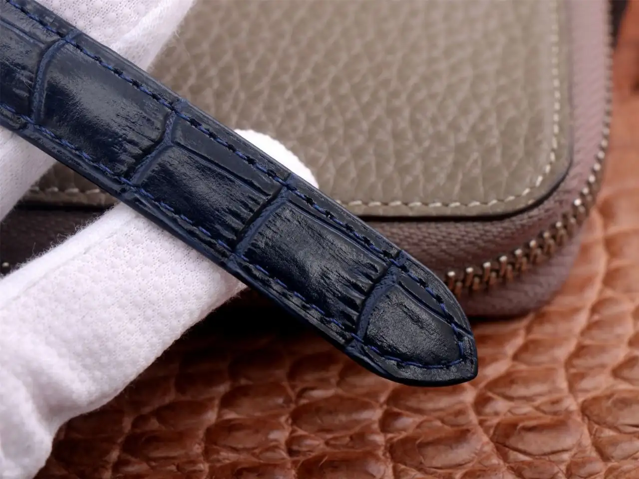 Watch gallery thumbnail 7