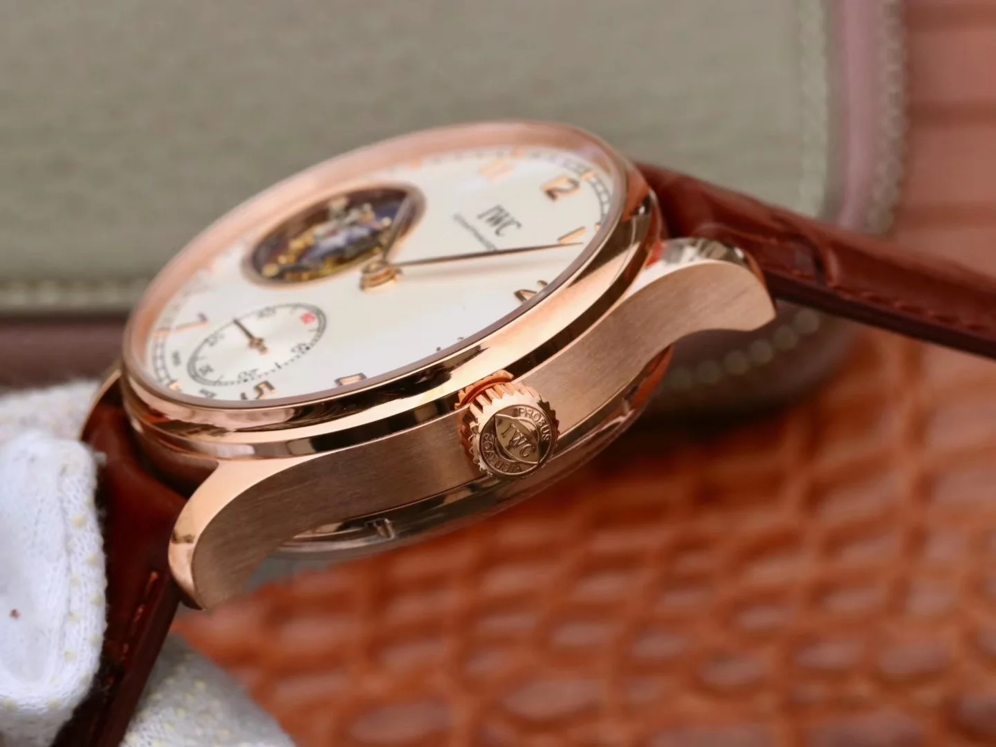 Watch gallery thumbnail 3