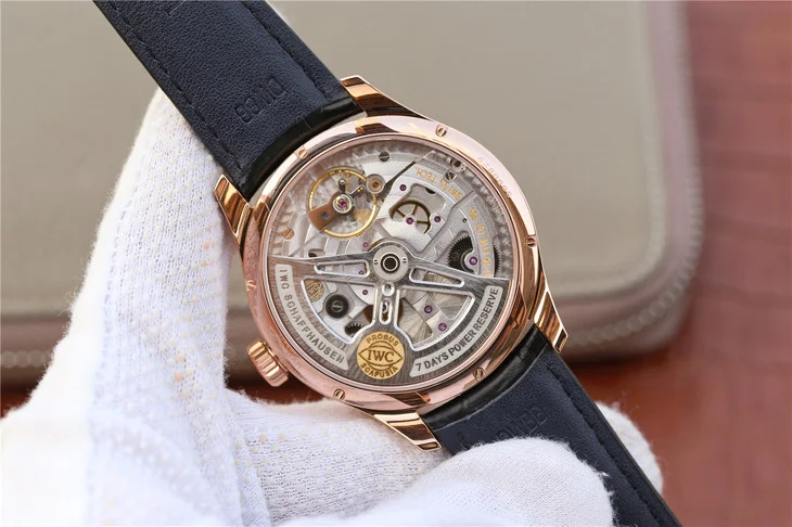 Watch gallery thumbnail 8