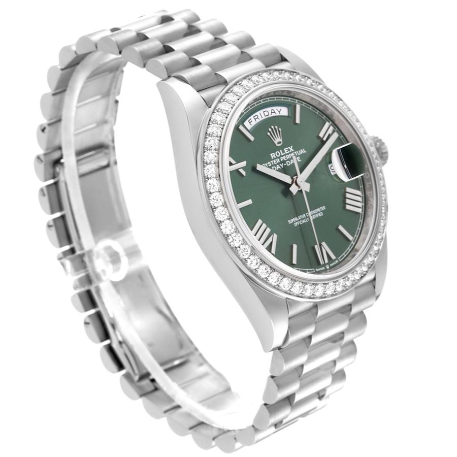 Watch gallery thumbnail 2